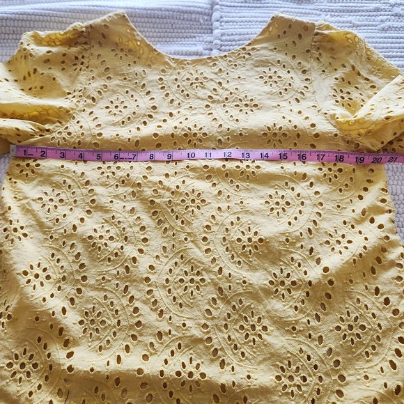 Banana Republic Lemon Yellow Cotton Eyelet Top Size L EUC - Picture 11 of 13